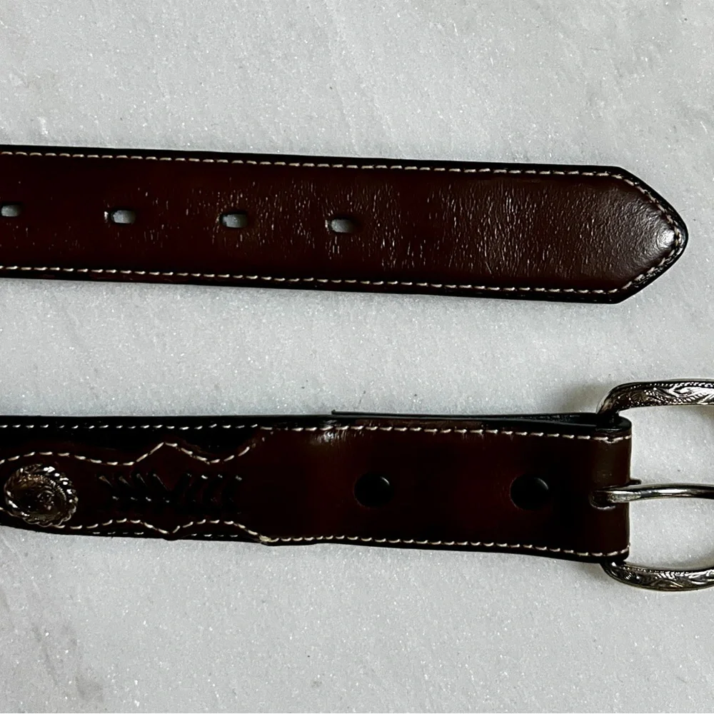 Nocona Belt Co. ~ Boys Size 18 ~ Western ~ Brown & Black Leather W/Conchos Belt